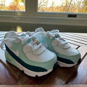 Nike Toddler Sneakers (4.5) NEVER WORN